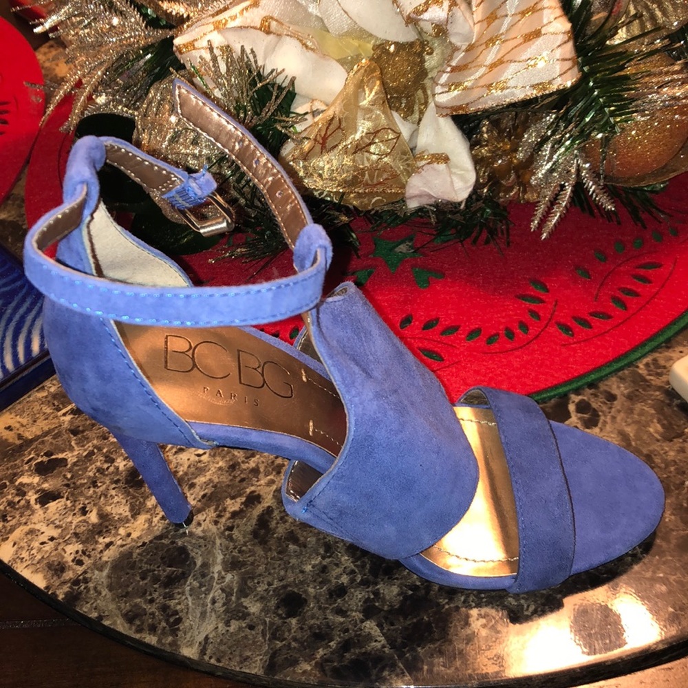 SAPPHIRE BCBG pumps